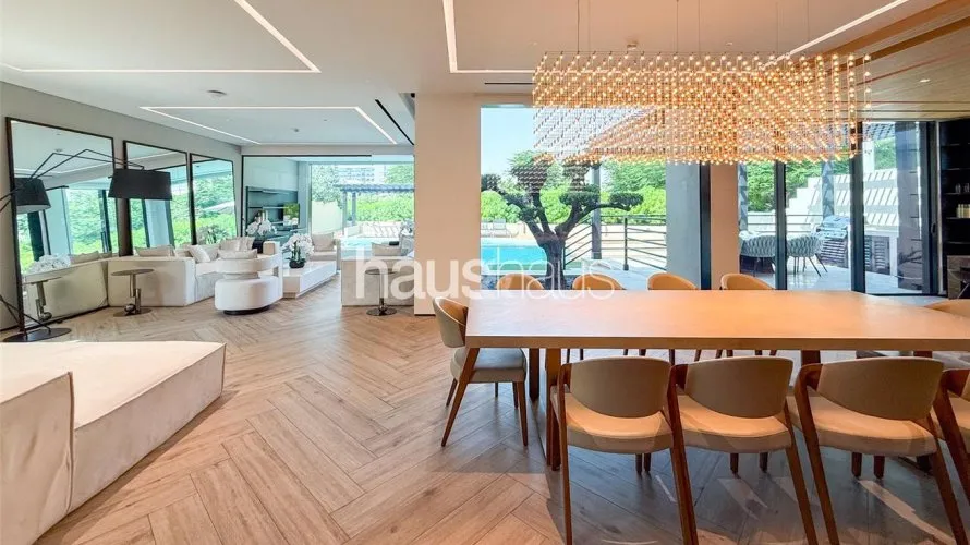 Villa de 5 dormitorios en Jumeirah Golf Estates, UAE No. 933