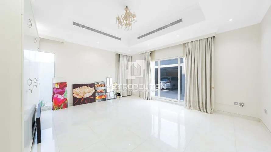 Villa de 6 dormitorios en Al Barsha, UAE No. 1634 № 5