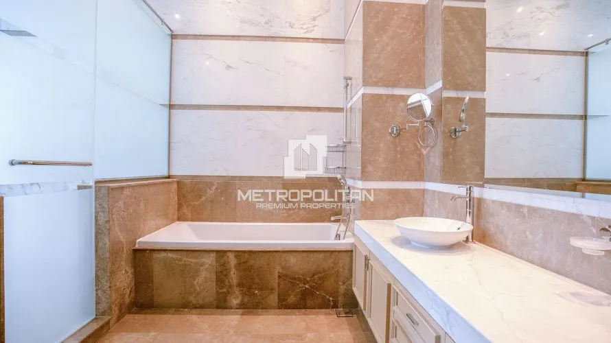 Villa de 6 dormitorios en Emirates Hills, UAE No. 525 № 19