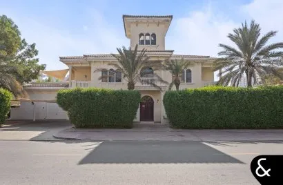 Villa de 6 dormitorios en Signature Villas, UAE No. 1692