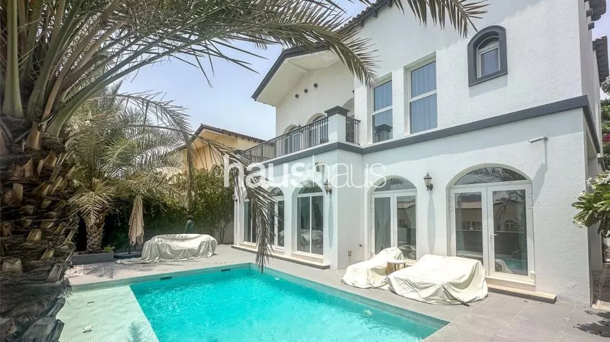 Villa de 4 dormitorios en Jumeirah Golf Estates, UAE No. 975 № 2