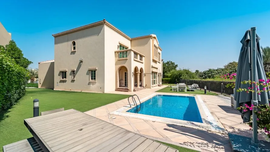 Villa de 4 dormitorios en Jumeirah Islands, UAE No. 2936 № 2