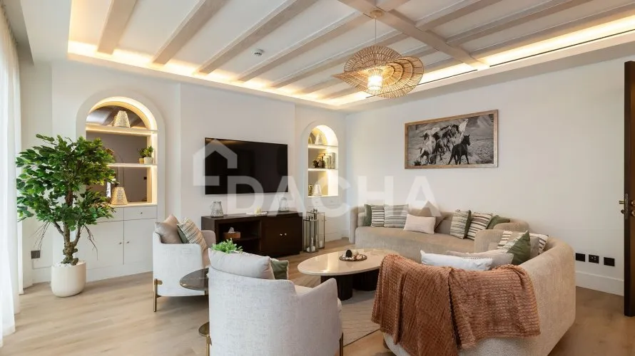 Villa de 4 dormitorios en Dubai Land, UAE No. 3123