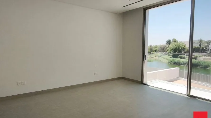 Villa de 5 dormitorios en Jumeirah Park, UAE No. 3135 № 1