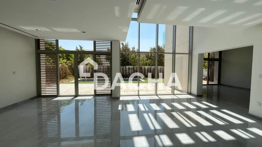 Villa de 4 dormitorios en District One, UAE No. 3132 № 2