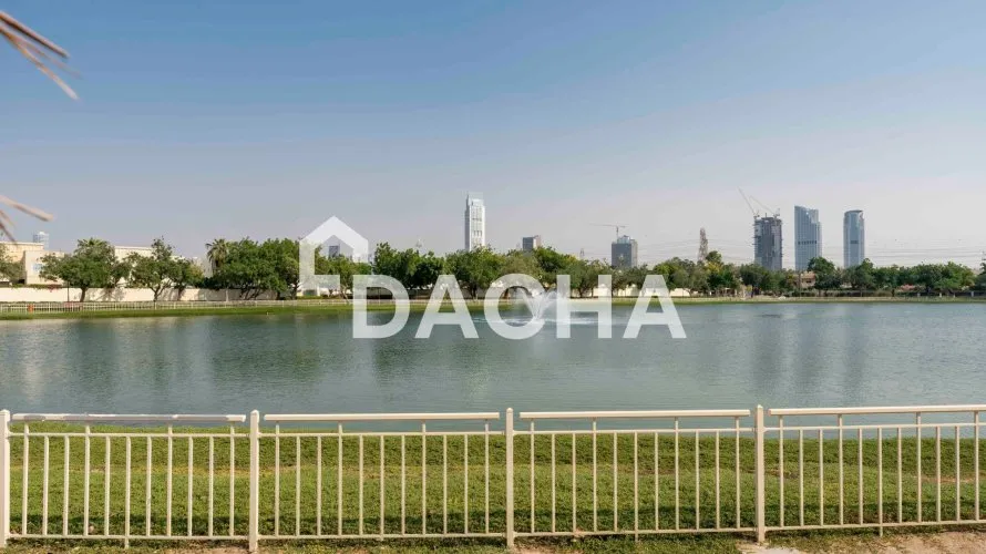 Villa de 5 dormitorios en Meadows, UAE No. 3200 № 1