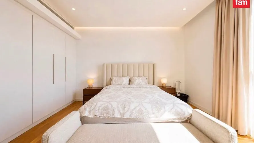 Apartamento de 4 dormitorios en Dubai, UAE No. 3267 № 1