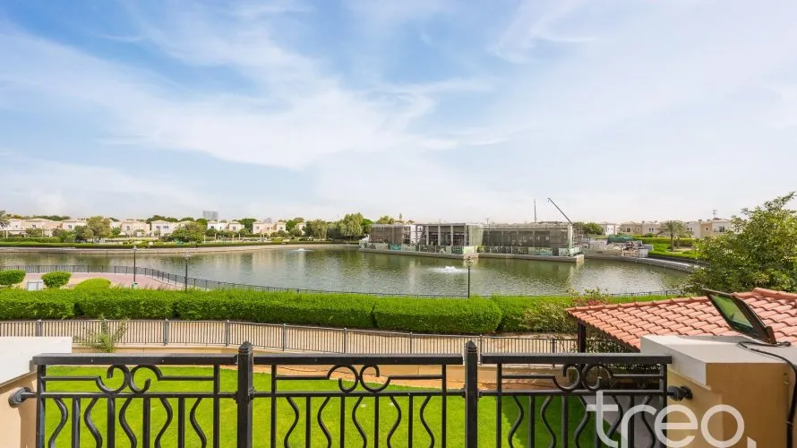 Villa de 6 dormitorios en Arabian Ranches, UAE No. 3455