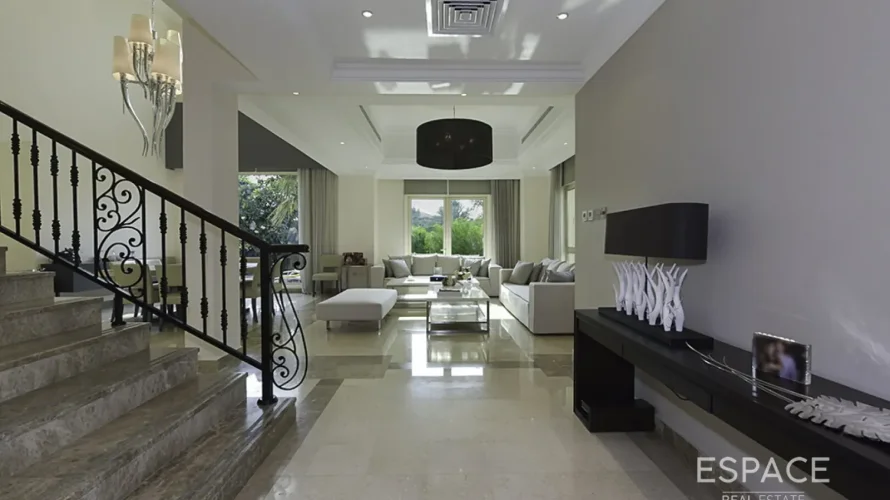 Villa de 4 dormitorios en Jumeirah Islands, UAE No. 3666