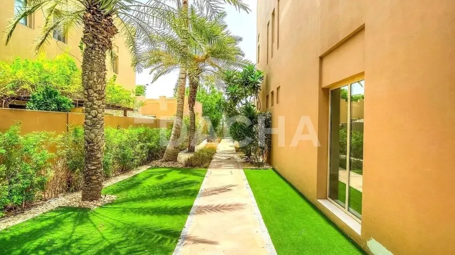 Villa de 6 dormitorios en Meadows, UAE No. 3281 № 9