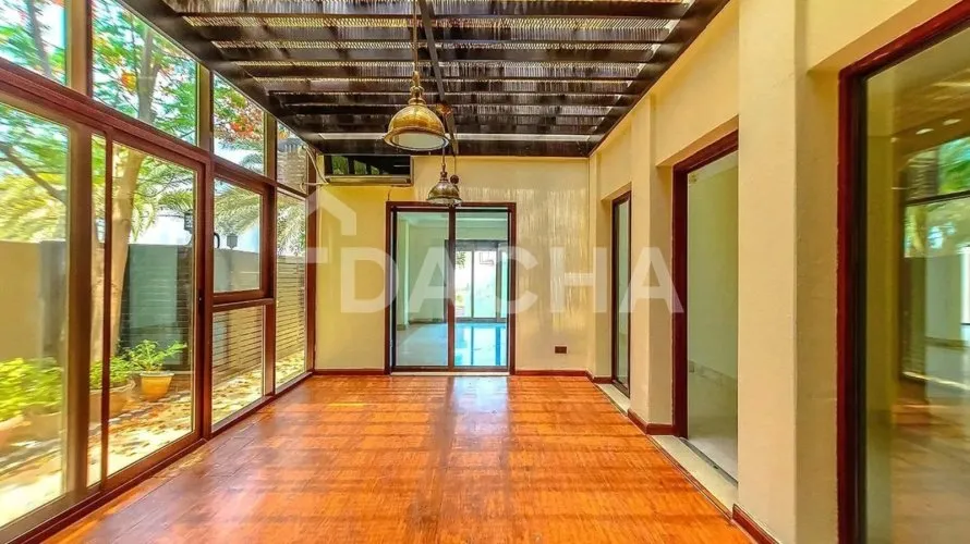 Villa de 6 dormitorios en Meadows, UAE No. 3281 № 11