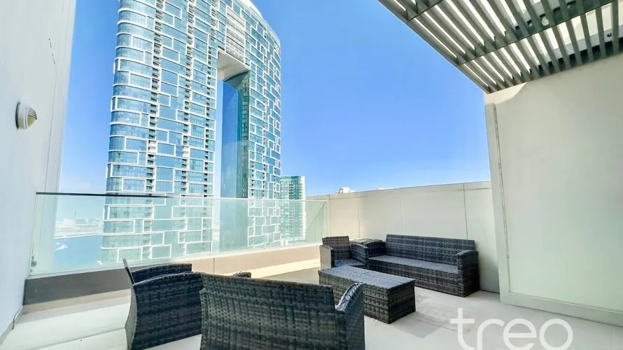 Apartamento de 4 dormitorios en 5242, UAE No. 3476 № 24