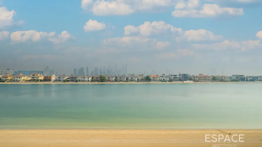 Villa de 9 dormitorios en Palm Jumeirah, UAE No. 3675
