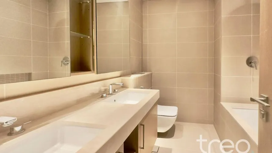 Apartamento de 4 dormitorios en 5242, UAE No. 3476 № 19