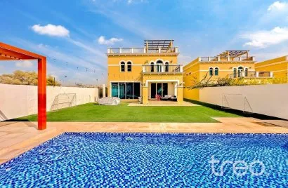 Villa de 4 dormitorios en Legacy, UAE No. 3473