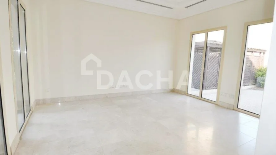 Villa de 6 dormitorios en Meadows, UAE No. 3281 № 2