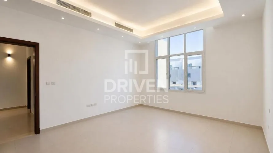 Villa de 4 dormitorios en Mirdif Villas, UAE No. 4035 № 18