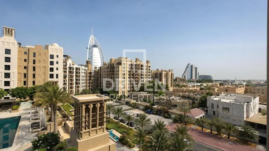 Apartamento de 4 dormitorios en Umm Suqeim 3, UAE No. 4017 № 4