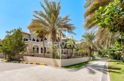 Villa de 4 dormitorios en The Crescent, UAE No. 4097