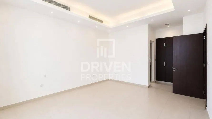 Villa de 4 dormitorios en Mirdif Villas, UAE No. 4035 № 16