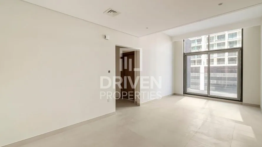 Edificio de 13311.89m² en District 12, UAE No. 4347 № 14