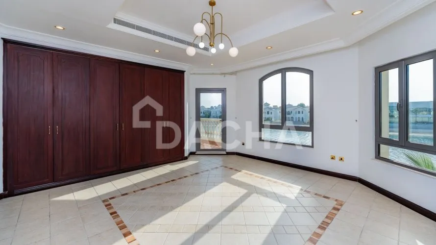 Villa de 5 dormitorios en Garden Homes, UAE No. 4240 № 1