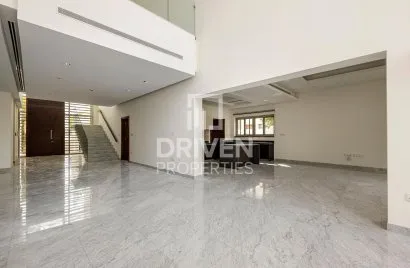 Villa de 5 dormitorios en District One, UAE No. 3858