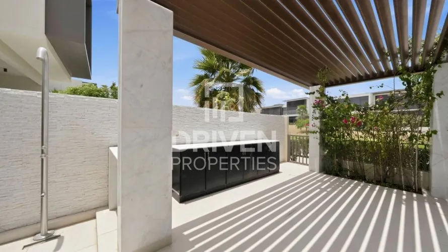 Villa de 4 dormitorios en Golf Place, UAE No. 4044 № 13