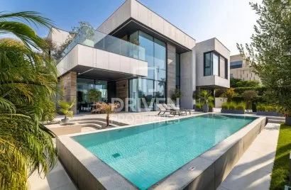 Villa de 5 dormitorios en Pearl Jumeirah, UAE No. 3882