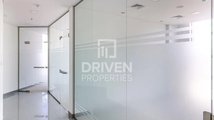 Almacén de 8588.89m² en Jebel Ali, UAE No. 4114