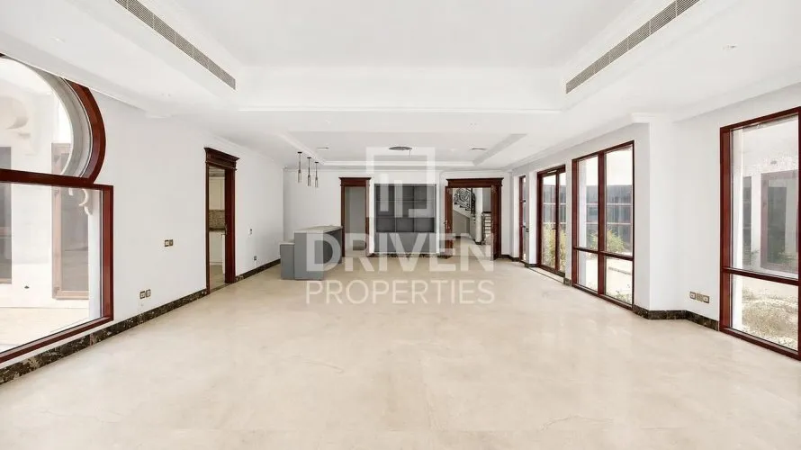 Villa de 5 dormitorios en Signature Villas, UAE No. 4635 № 19