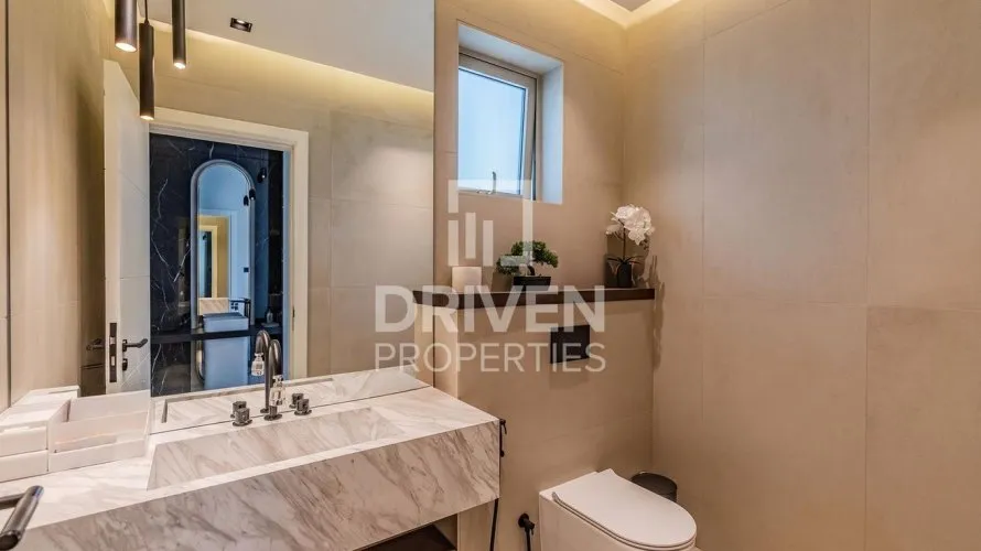 Villa de 5 dormitorios en District One, UAE No. 4774
