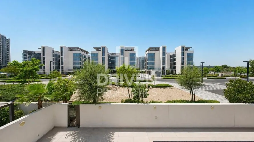 Villa de 4 dormitorios en District One, UAE No. 4534 № 8