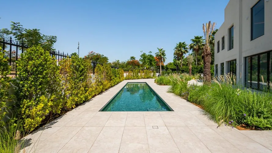 Villa de 4 dormitorios en Jumeirah Islands, UAE No. 4740