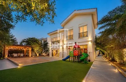 Villa de 4 dormitorios en District One, UAE No. 4769