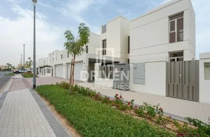 Villa de 5 dormitorios en Jumeirah Park, UAE No. 4636