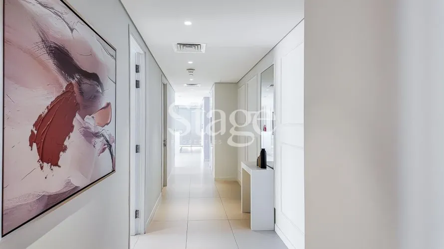 Apartamento de 3 dormitorios en Dubai, UAE No. 4557 № 1