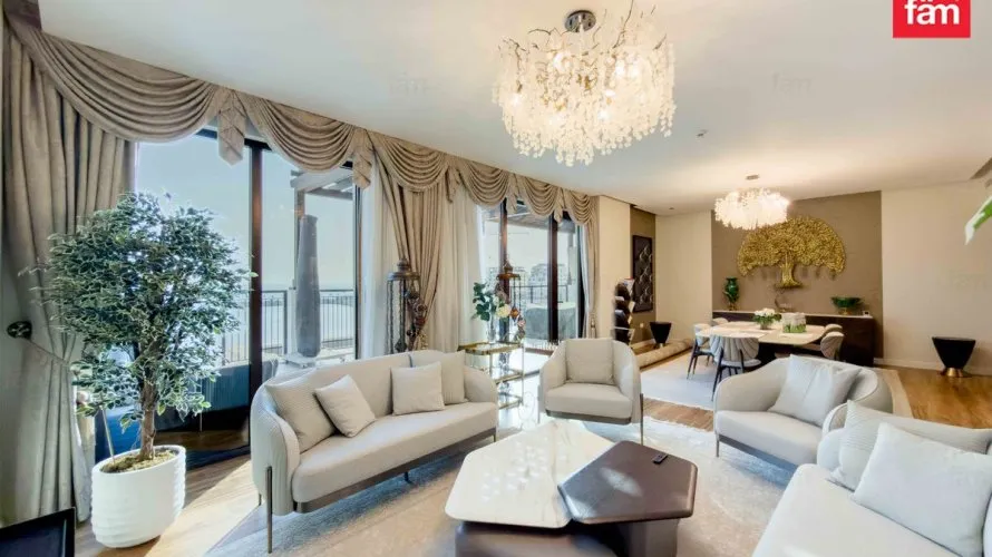 Apartamento de 4 dormitorios en Dubai, UAE No. 4721