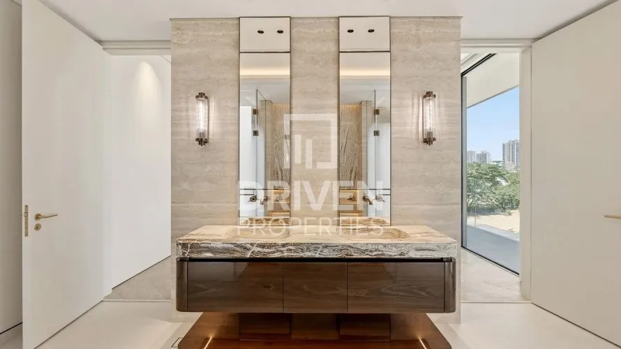 Villa de 6 dormitorios en Emerald Hills, UAE No. 4615 № 1