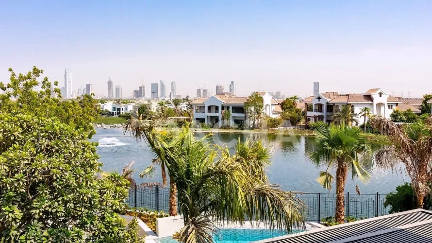Villa de 6 dormitorios en The Mansions, UAE No. 4715 № 1