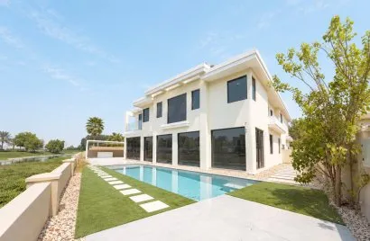 Villa de 6 dormitorios en Jumeirah Golf Estates, UAE No. 4742