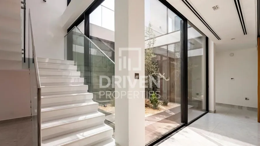 Villa de 5 dormitorios en Al Barari, UAE No. 4585 № 1