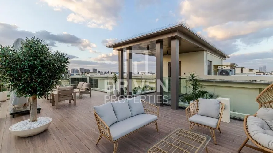 Villa de 4 dormitorios en Golf Place, UAE No. 4887 № 1