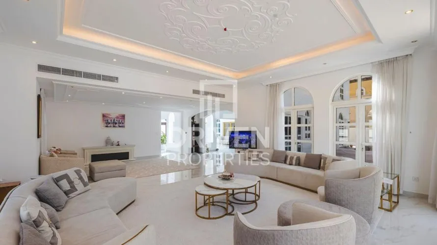 Villa de 5 dormitorios en Hacienda, UAE No. 4489 № 3