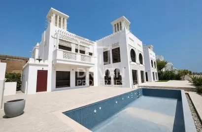 Villa de 5 dormitorios en Signature Villas, UAE No. 4635