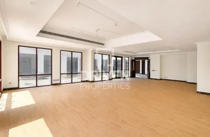 Villa de 5 dormitorios en Signature Villas, UAE No. 4634