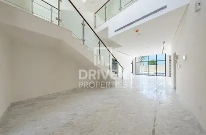 Villa de 4 dormitorios en District One, UAE No. 4536