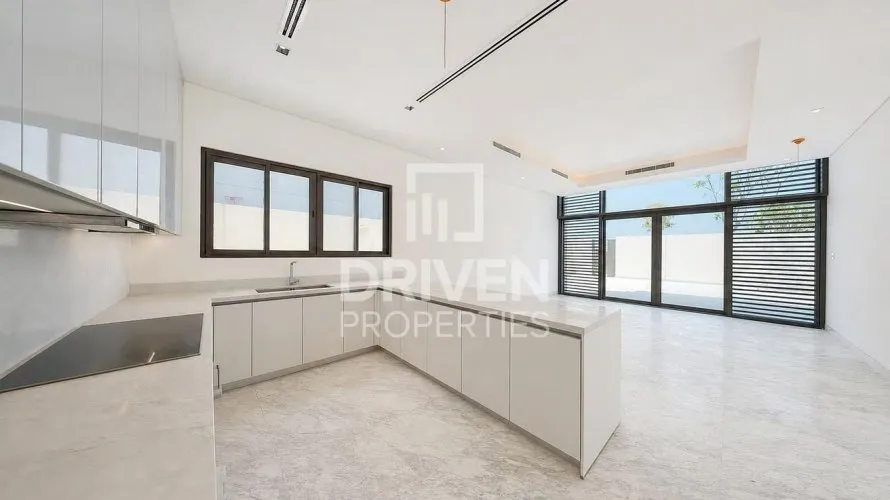 Villa de 4 dormitorios en District One, UAE No. 4534 № 2