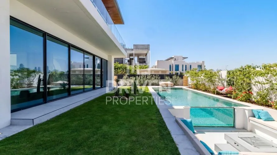 Villa de 5 dormitorios en La Mer, UAE No. 4529 № 1