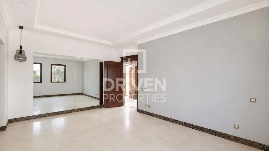 Villa de 5 dormitorios en Signature Villas, UAE No. 4635 № 21
